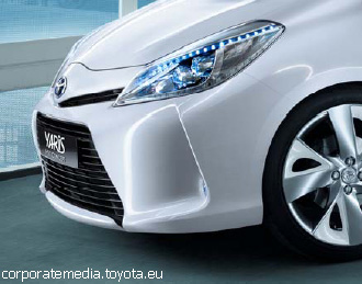 "Toyota" привезет в Женеву гибридный "Yaris"