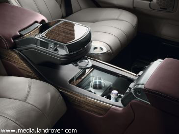 В Женеве дебютирует самый роскошный "Range Rover" (фото)