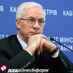 Азаров планирует раскрутить "маховик" строительства в 2011 г.