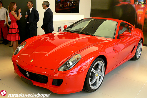 В Украине открылся первый автосалон Ferrari